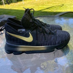 Nike “KD’s” - Boys Size 6Y, Black / Gold.